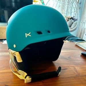 Burton anon ski/ride helmet
